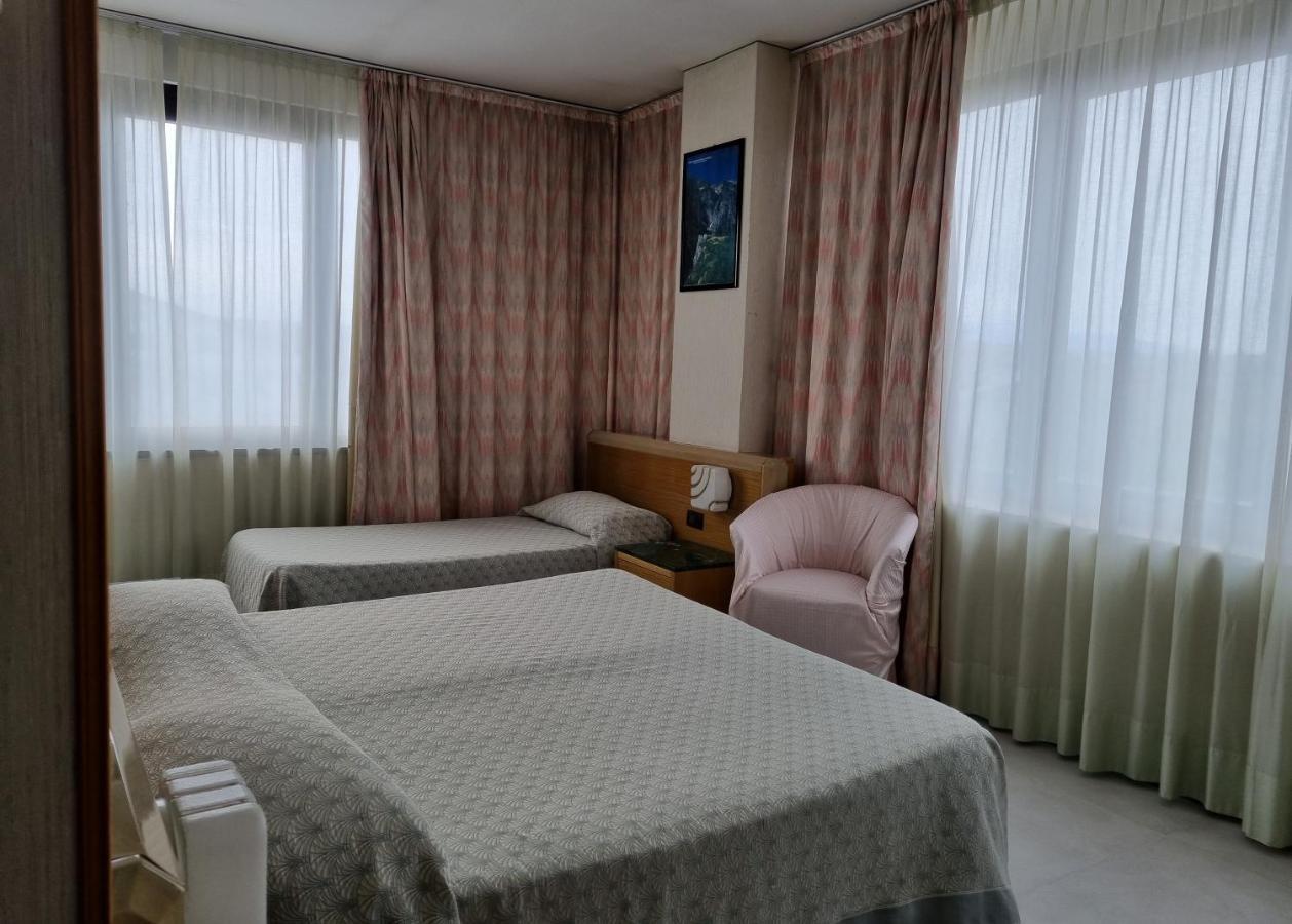 Hotel Thema 로카 산 지오반니 외부 사진